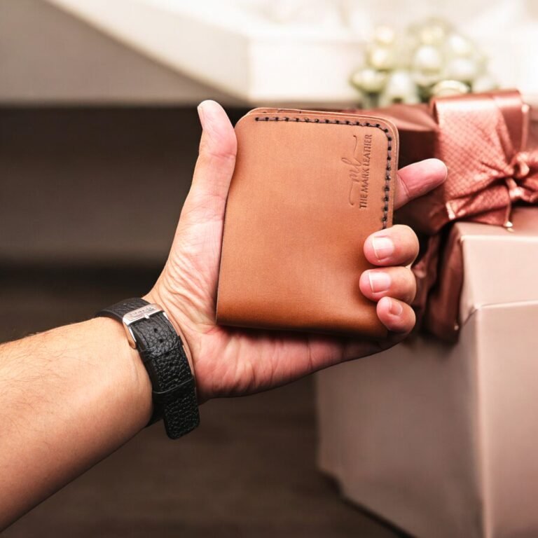 Handmade Leather Bifold Wallet – Slim & Stylish Cardholder for Men & Women themarkleather