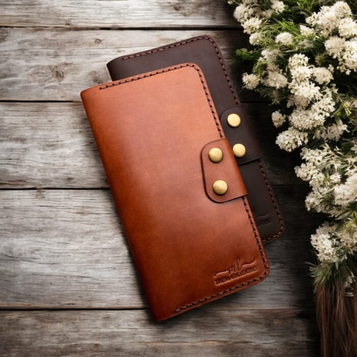 long leather wallet, cowboy wallet, handmade men’s wallet, coat wallet, leather bifold wallet, full grain leather, gift for him, roper wallet, zipped wallet, crazy horse leather, slim wallet, custom leather wallet, vintage men’s purse, men’s leather cardholder, brown leather wallet, themarkleather, themarkleather.com, themarkleather.co.uk, themarkleather.etsy.com