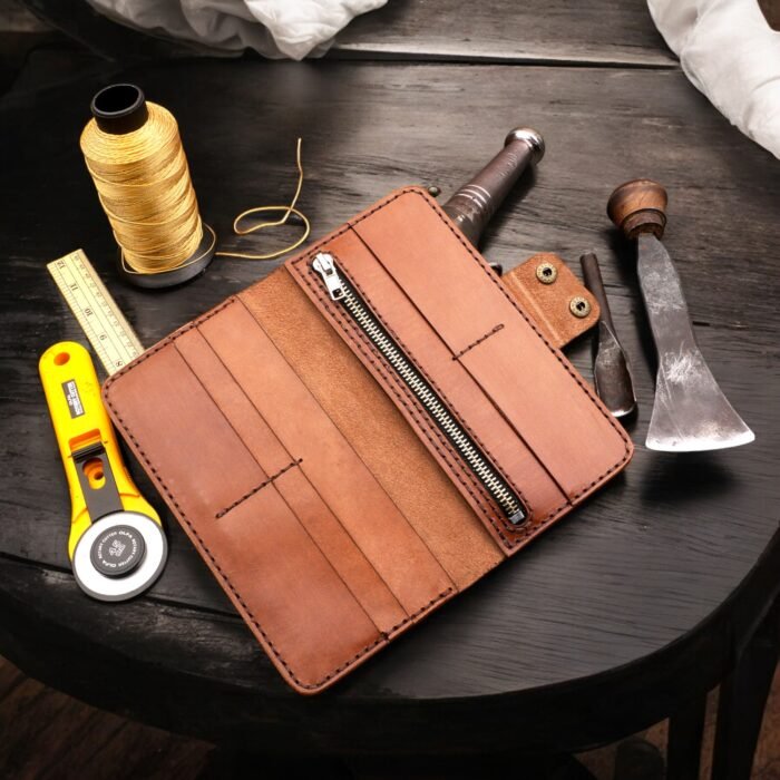 long leather wallet, cowboy wallet, handmade men’s wallet, coat wallet, leather bifold wallet, full grain leather, gift for him, roper wallet, zipped wallet, crazy horse leather, slim wallet, custom leather wallet, vintage men’s purse, men’s leather cardholder, brown leather wallet, themarkleather, themarkleather.com, themarkleather.co.uk, themarkleather.etsy.com